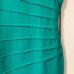Green Calvin Klein Starburst Sheath, like new, 10